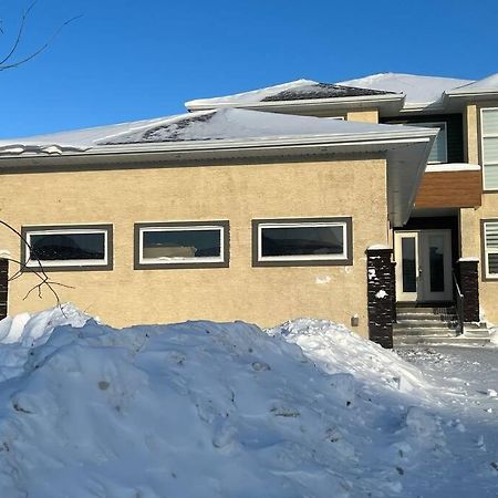 Cozy Modern And Lavish 2 Bedroom Basement Suite Winnipeg Ngoại thất bức ảnh