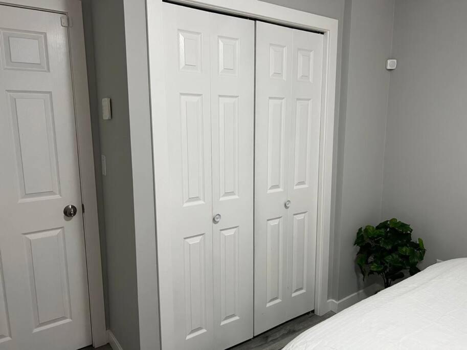 Cozy Modern And Lavish 2 Bedroom Basement Suite Winnipeg Ngoại thất bức ảnh